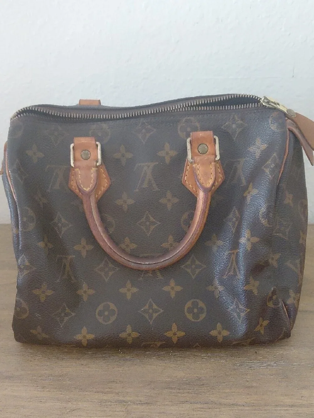 Vintage Authentic Louis Vuitton Brown Monogram Speedy Bag